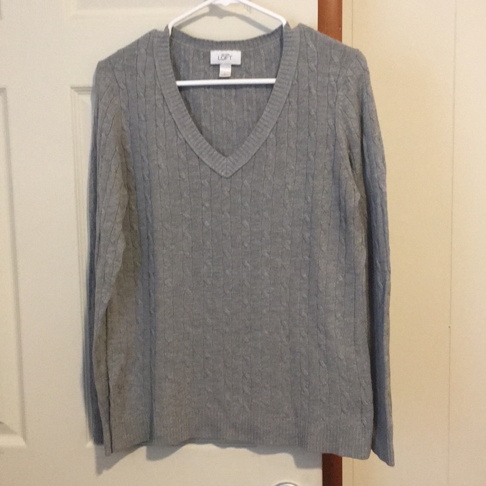 Ann Taylor Loft V-Neck Cable Knit Sweater (Gray)